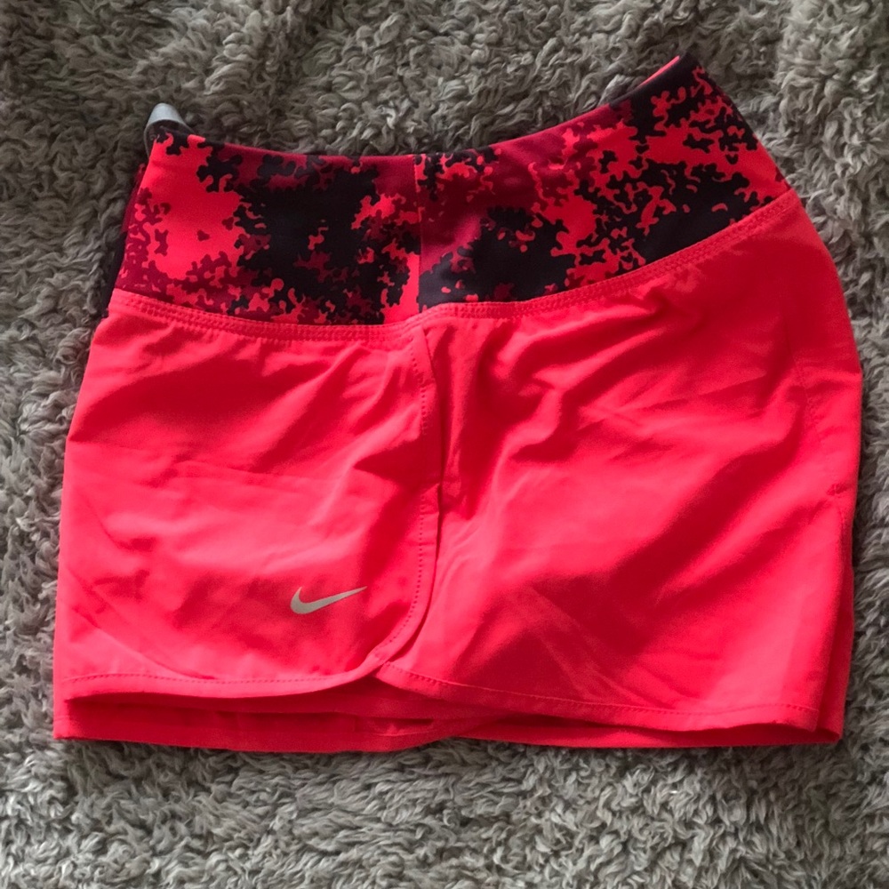 NIKE RUNING SHORTS